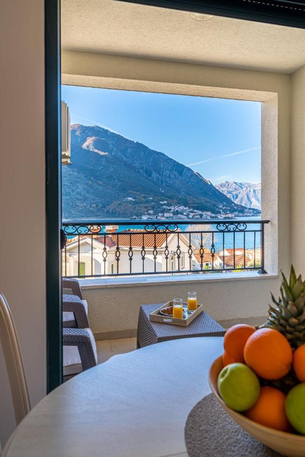 Boka View Luxury Suite - With Free Garage Parking โกตอร์ ภายนอก รูปภาพ
