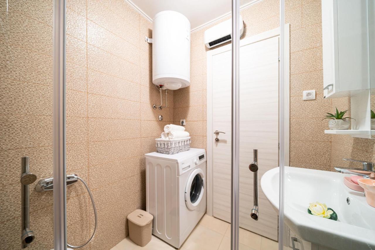 Boka View Luxury Suite - With Free Garage Parking โกตอร์ ภายนอก รูปภาพ