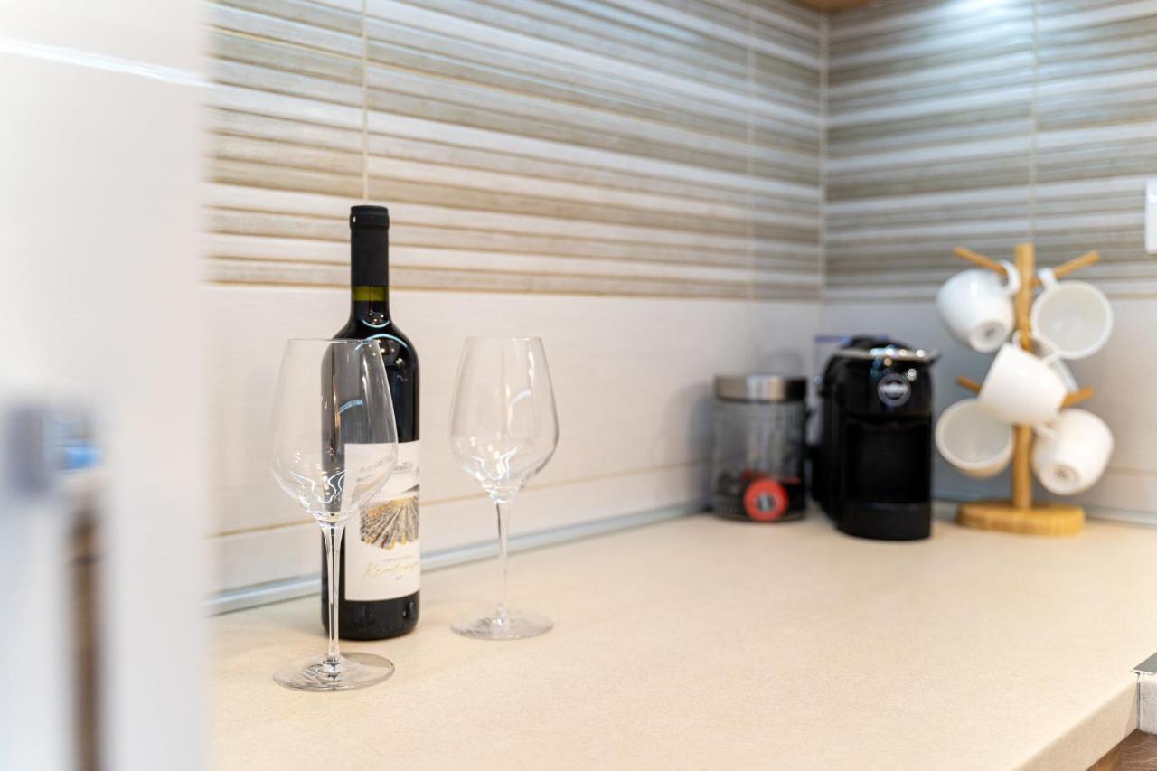 Boka View Luxury Suite - With Free Garage Parking โกตอร์ ภายนอก รูปภาพ